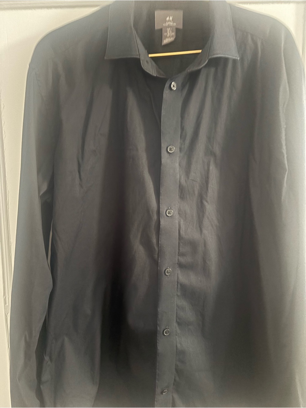 H&M Men's Black Long-Sleeve Button-Up Dress Shirt